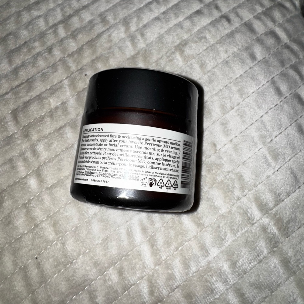 Perricone MD Face Finishing & Firming Moisturizer - Black and White - Picture 2 of 4